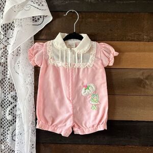 Vintage Frog Embroidered Infant Baby Bubble Zip Front Lace Trim Floral Romper
